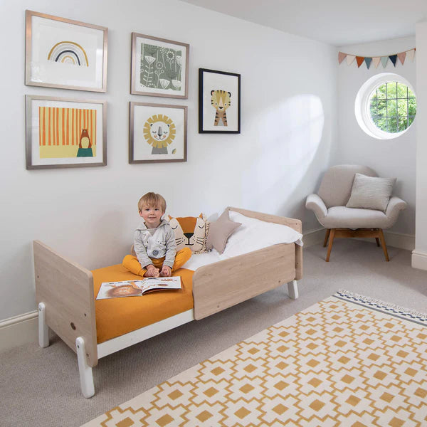 Modern Style Baby Cot Bed -  Barley White and Oak