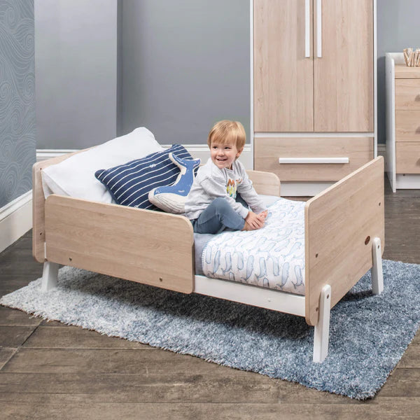 Modern Style Baby Cot Bed -  Barley White and Oak