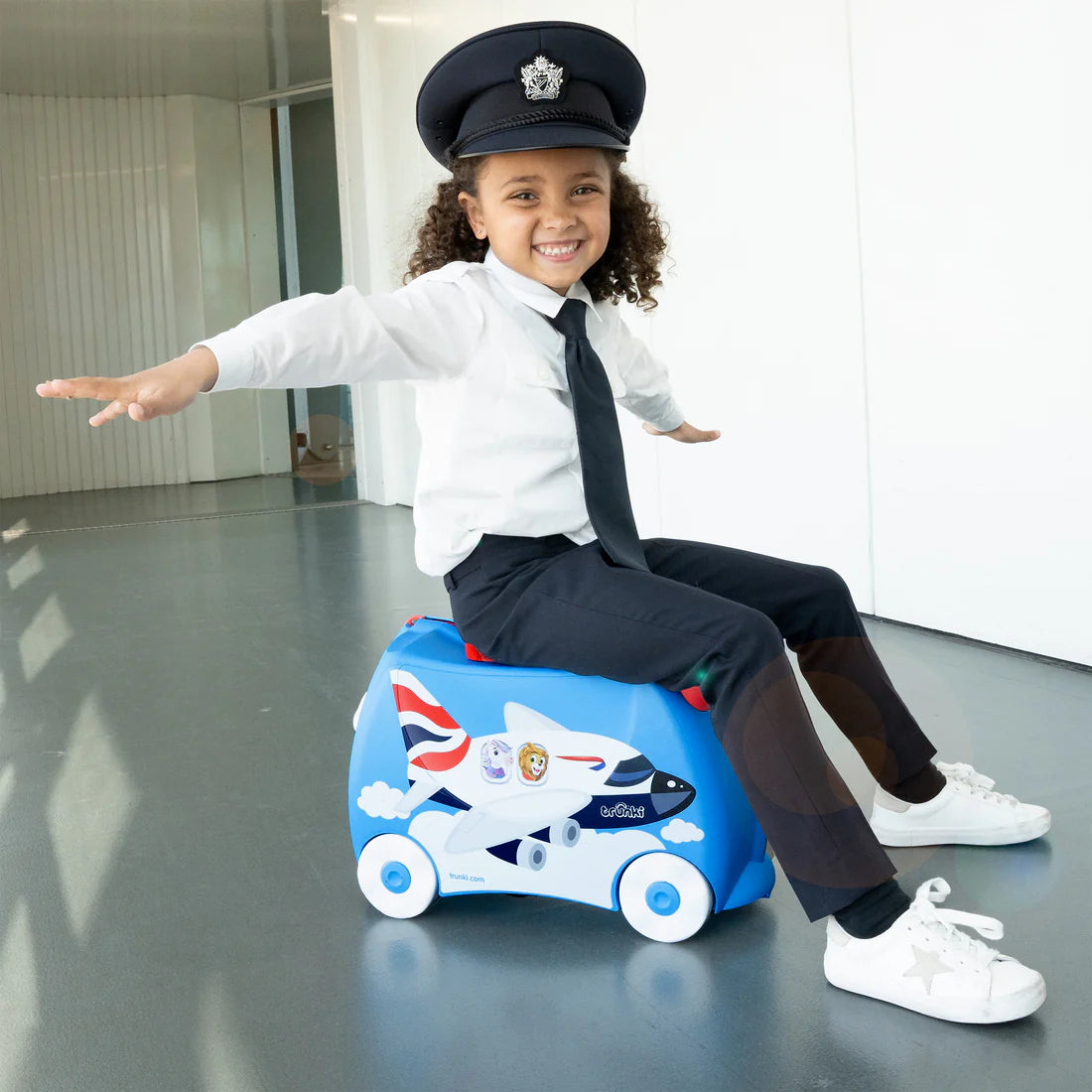 Kids Love Luggage Amelia the Aeroplane  - 8 different Designs