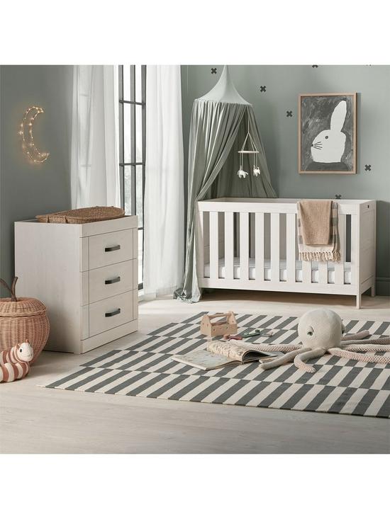 Modern Alnmouth Oak 2 Piece Cot and Dresser Furniture Set